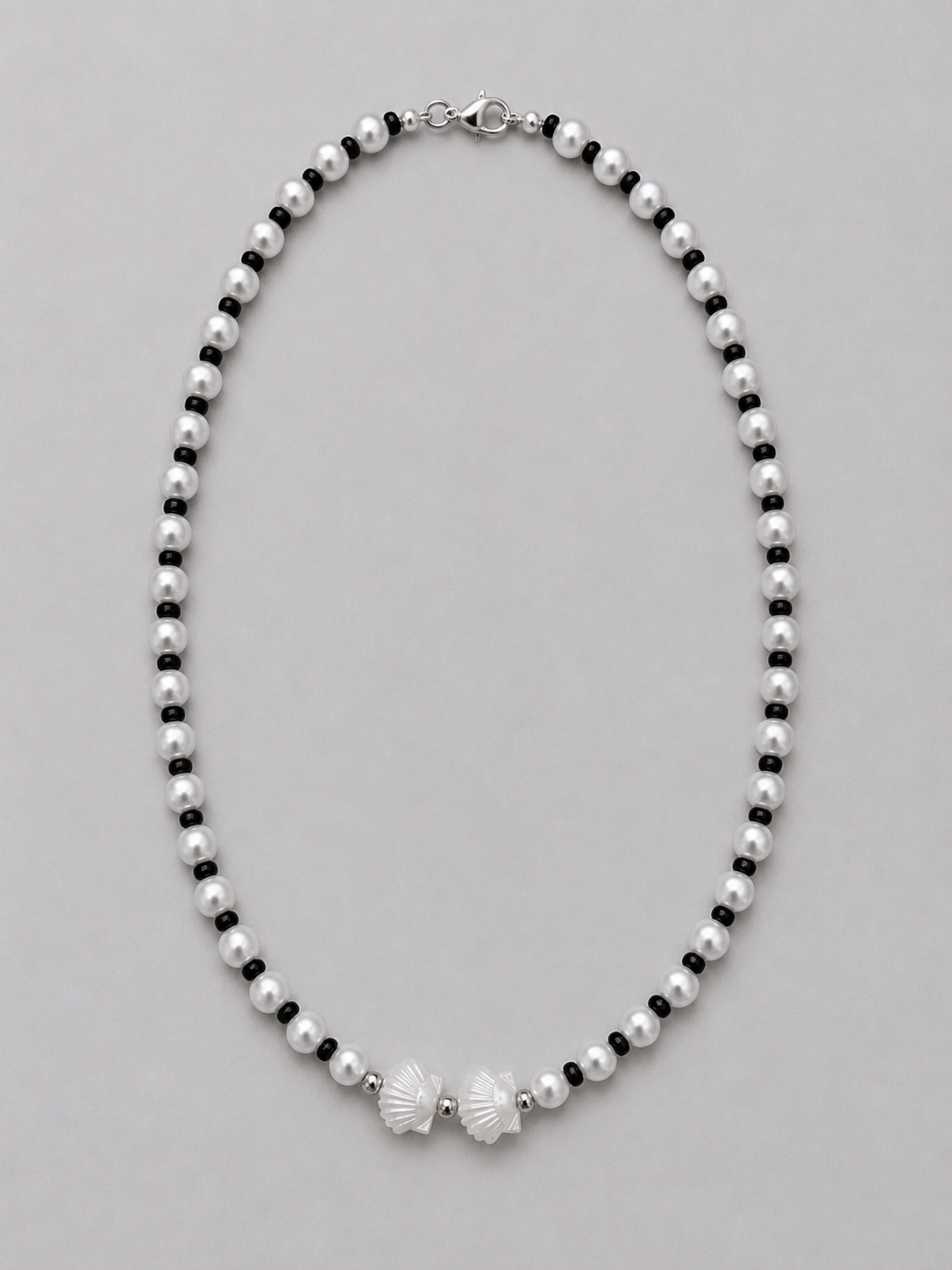 Chromatic Necklaces